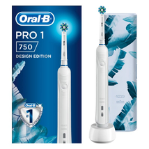 Braun Oral-B Pro 750 Cross Action fekete elektromos fogkefe utazótokkal