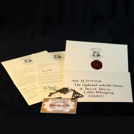 Harry Potter Roxfort felvételi levél, vonatjegy és Halál Ereklyéi nyaklánc